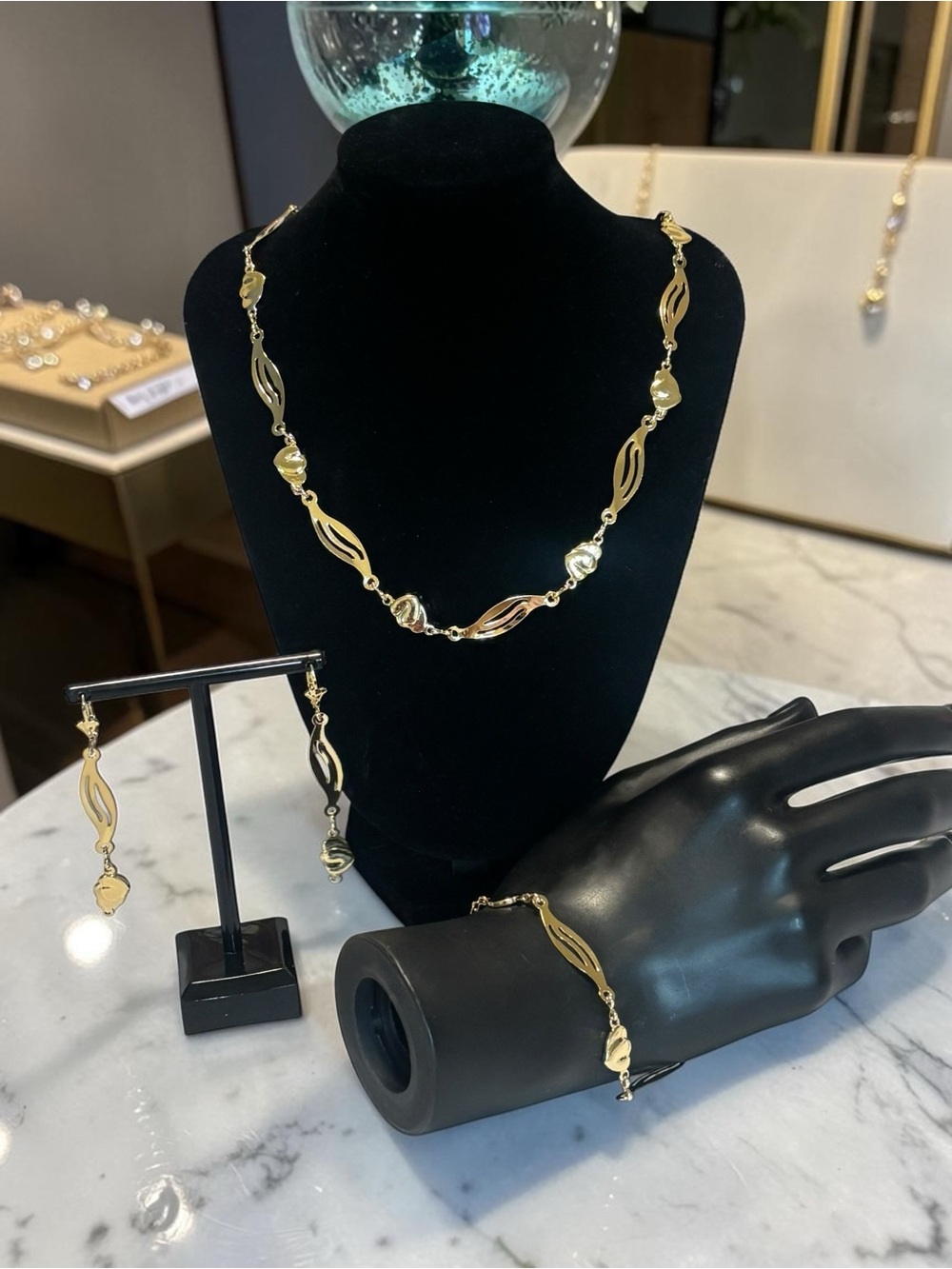 Gold Women's Linked Pendant Necklace, Bracelet & Earring Set